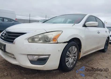 2015 Nissan Altima 2.5 S z USA, uszkodzony, nr VIN 1N4AL3AP4FC165149